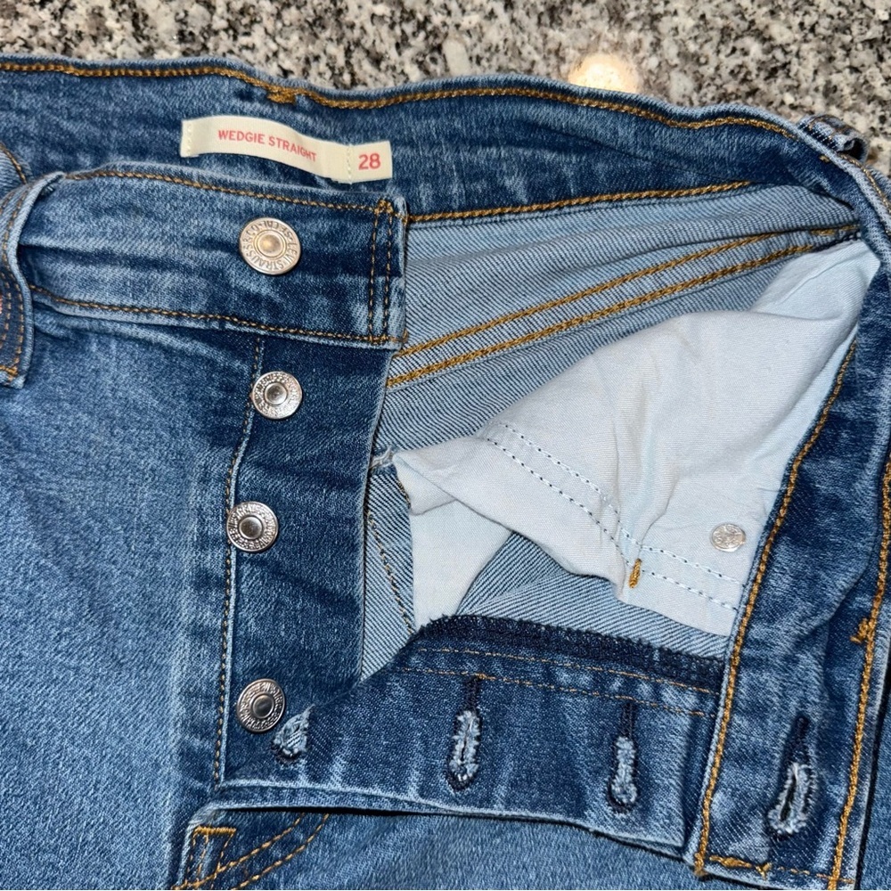Levi’s Wedgie Straight Jeans Size 28 button fly medium wash women’s classic - Picture 11 of 15